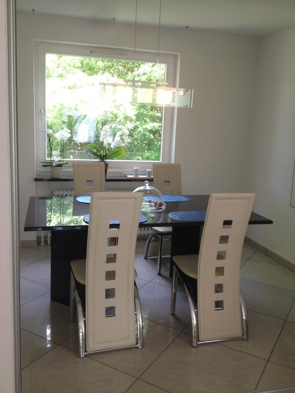 Solrosen I Simrishamn - Oesterlen Habitación foto