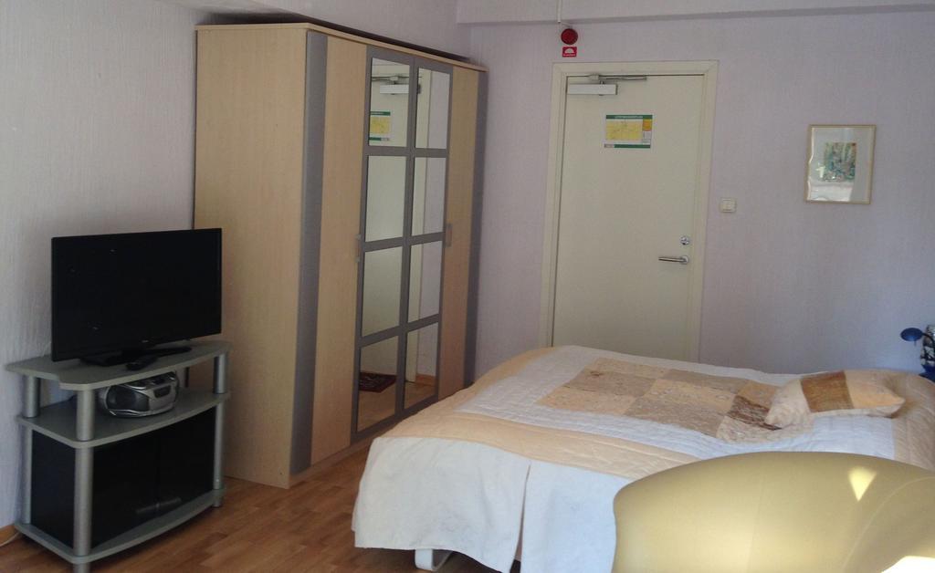Solrosen I Simrishamn - Oesterlen Habitación foto