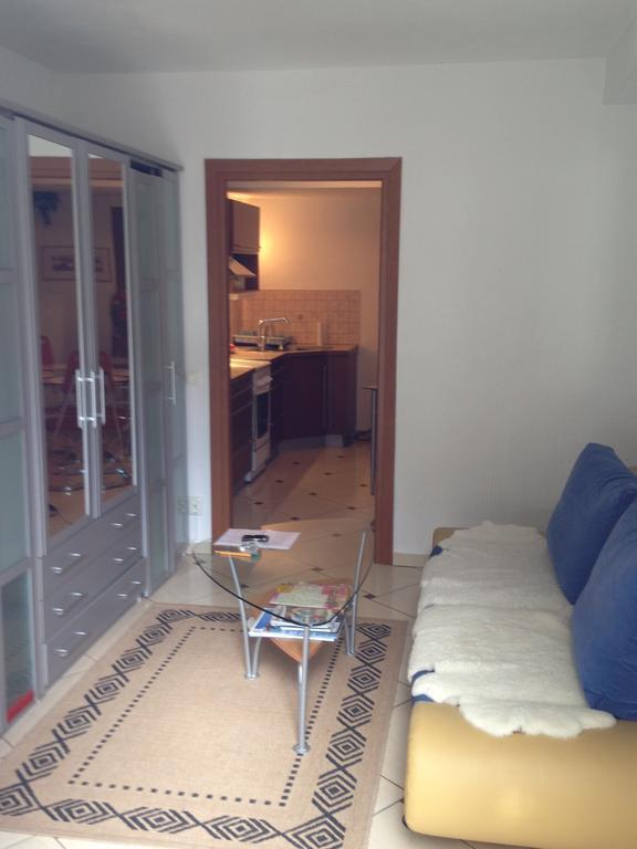Solrosen I Simrishamn - Oesterlen Habitación foto