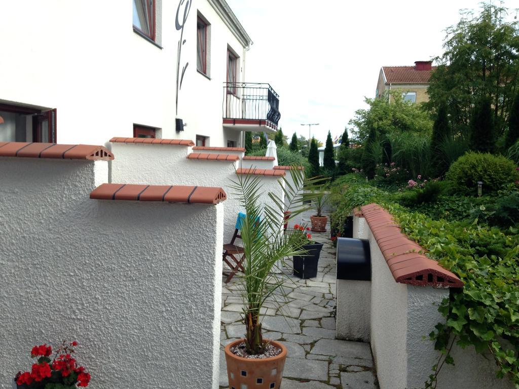 Solrosen I Simrishamn - Oesterlen Exterior foto